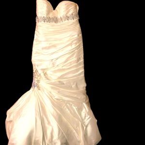 Ivory size 12 mermaid gown strapless/ corset back